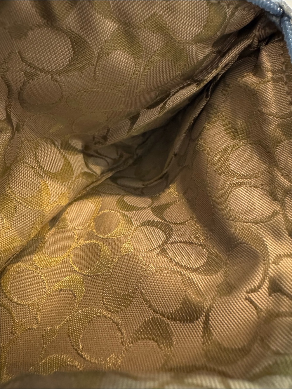 DAMAGED/IMPERFECT Coach Lot - Picture 7 of 16